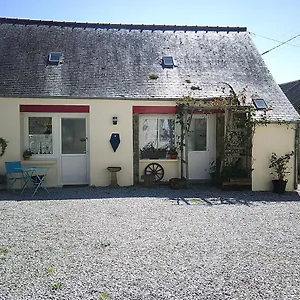 Le Petit Masion , Glomel France